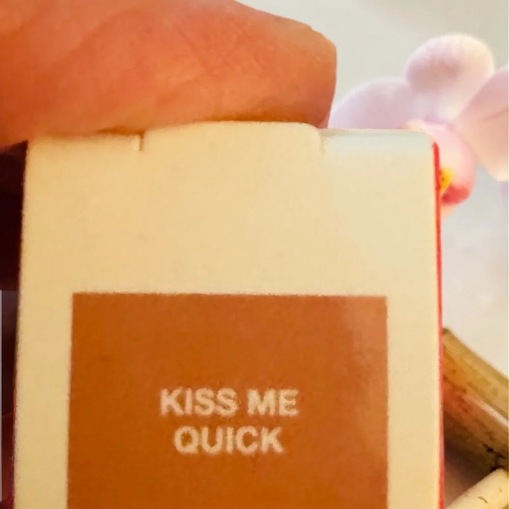 Dibs Go To Glossy Balm - KISS me quick